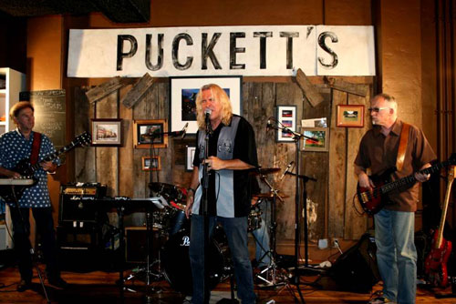 Al Perkins Puckett's